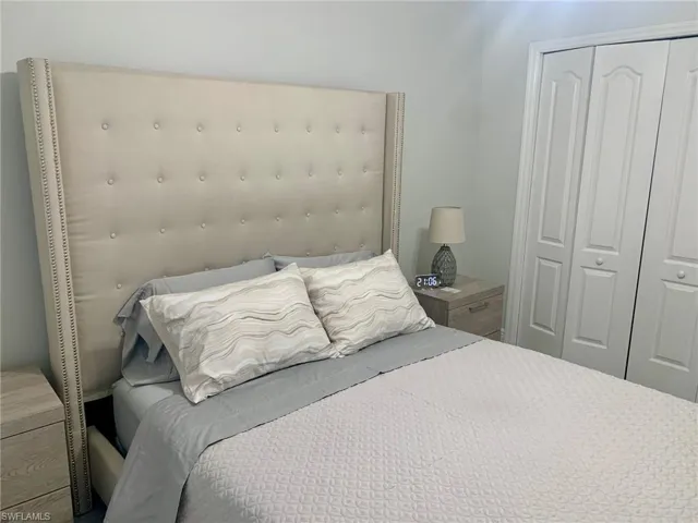 8678  Cedar Hammock  BLVD, Naples, FL 34112