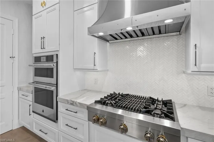 16653 Toscana Cir 702, Naples, Florida 34110
