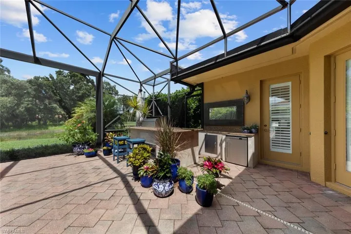 Out door kitchen