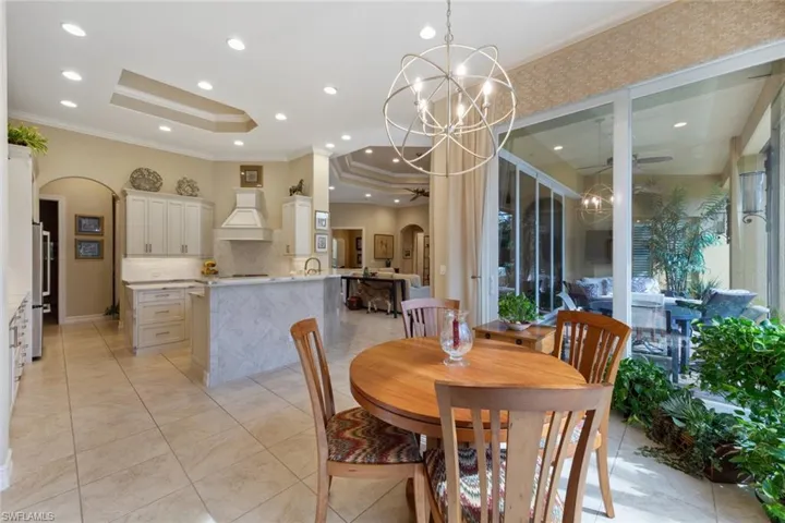 Breakfast room looking back to kitchen