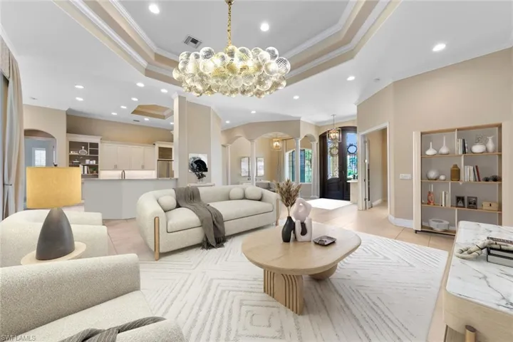 ***VIRTUALLY STAGED*** Great room