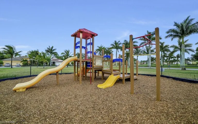 931 Golden Pond Ct, Cape Coral Fl 33909