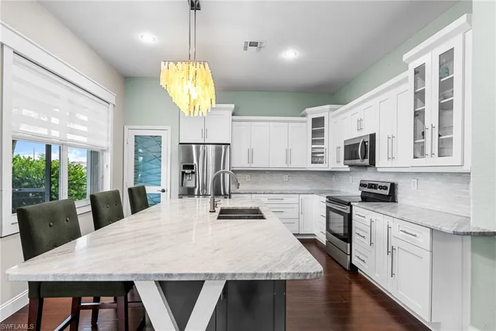 931 Golden Pond Ct, Cape Coral Fl 33909