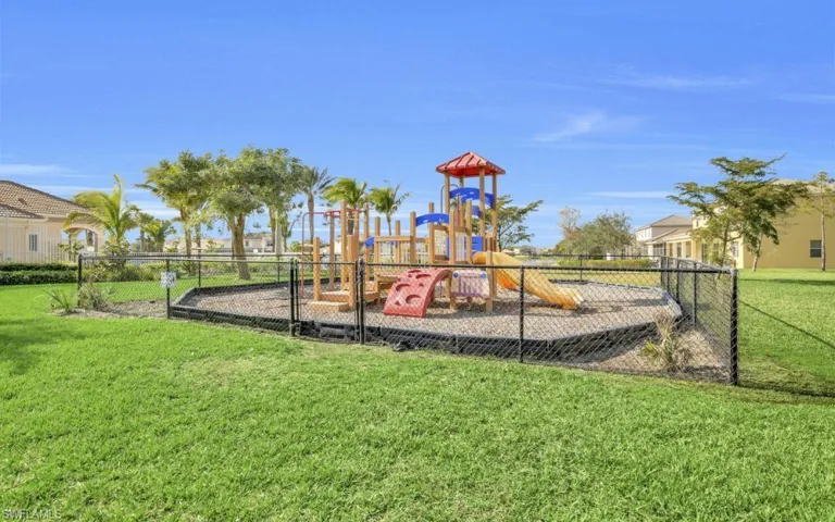 931 Golden Pond Ct, Cape Coral Fl 33909