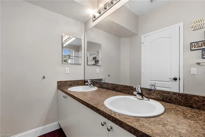 931 Golden Pond Ct, Cape Coral Fl 33909