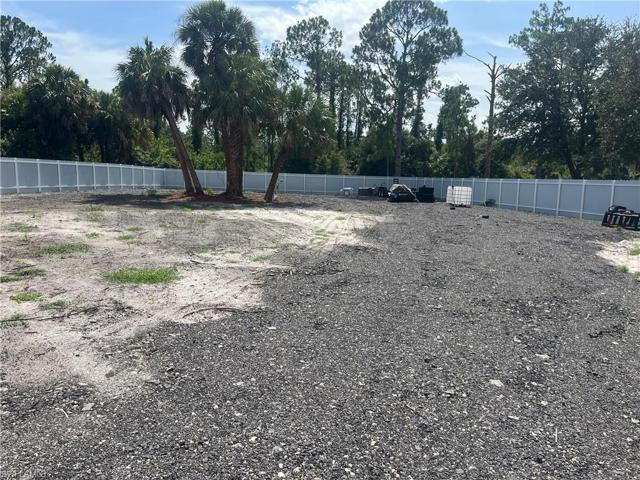 162  Canary S AVE, LEHIGH ACRES, FL 33974