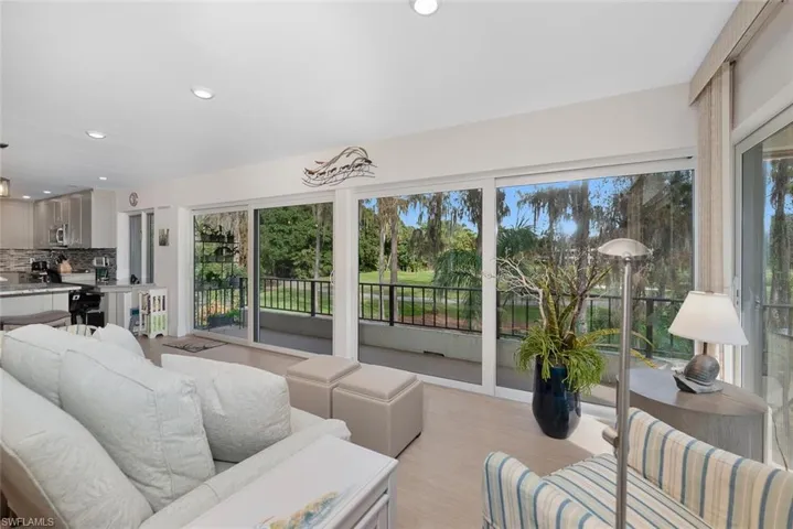 101  Clubhouse  LN, Naples, FL 34105