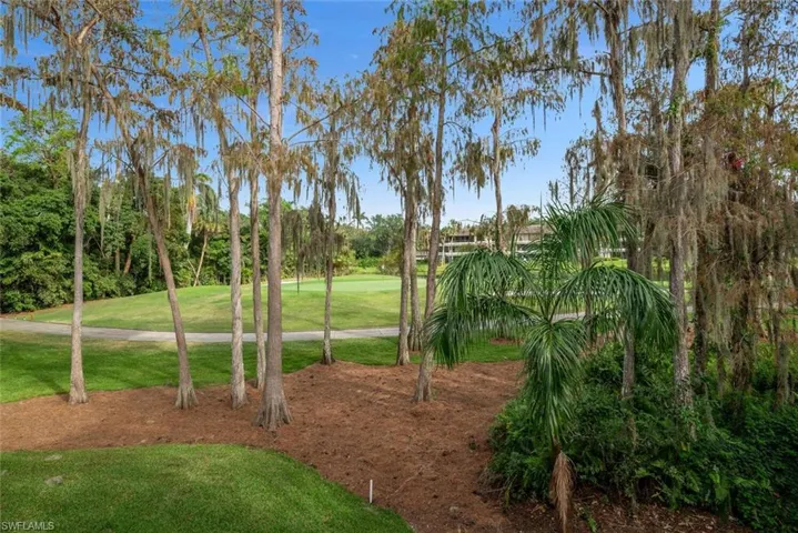 101  Clubhouse  LN, Naples, FL 34105
