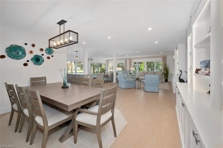 101  Clubhouse  LN, Naples, FL 34105