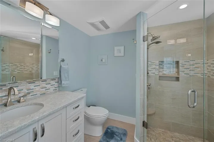 101  Clubhouse  LN, Naples, FL 34105