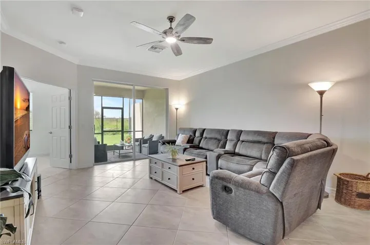 1870  Alameda  DR, Naples, FL 34120