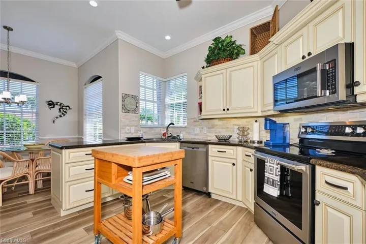 9240 Willowcrest Ct, Fort Myers, Florida 33908