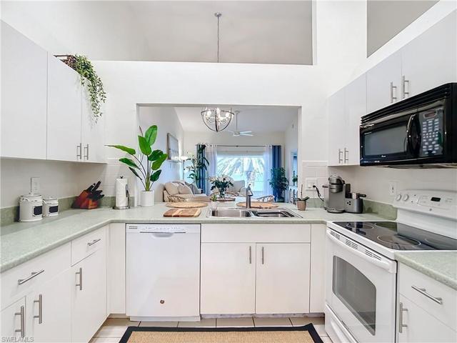 2892  West Crown Pointe E BLVD, Naples, FL 34112
