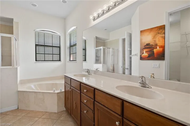 24310  Stillwell  PKWY, Bonita Springs, FL 34135