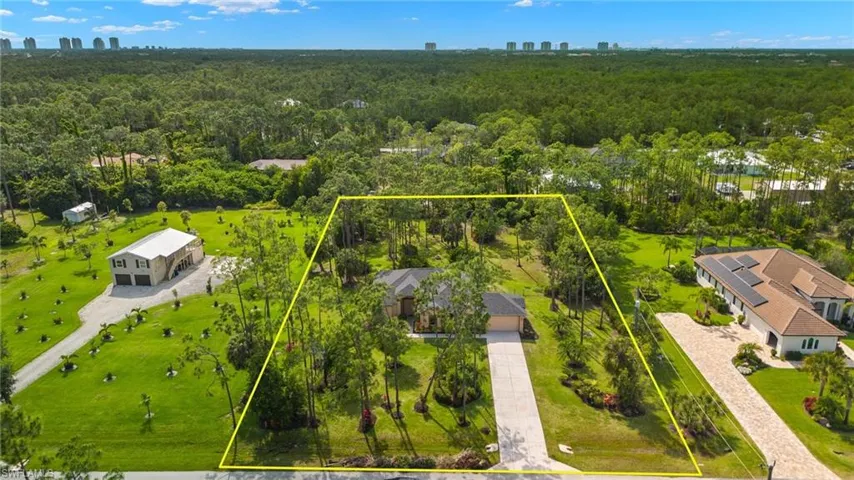 1.25 ACRES OF USABLE LAND!!