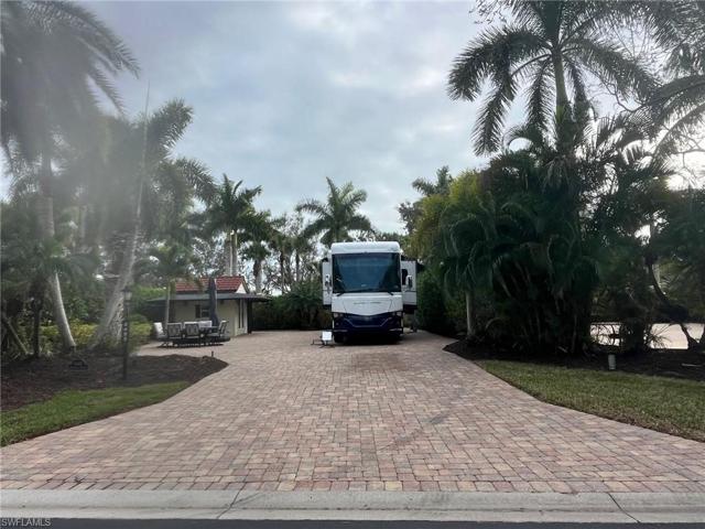 4488  Southern Breeze  DR, Naples, FL 34114