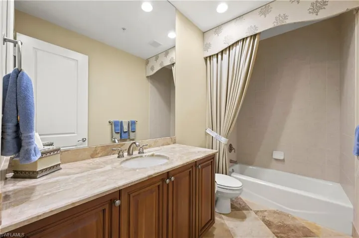 Full guest bathroom.