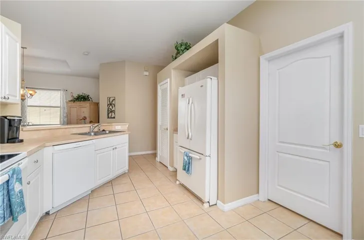 2692 Sunset Lake Dr, Cape Coral Fl 33909