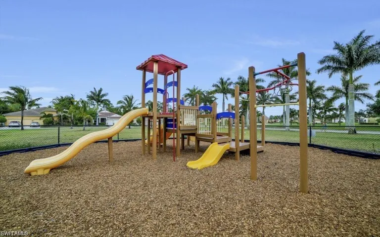 2692 Sunset Lake Dr, Cape Coral Fl 33909