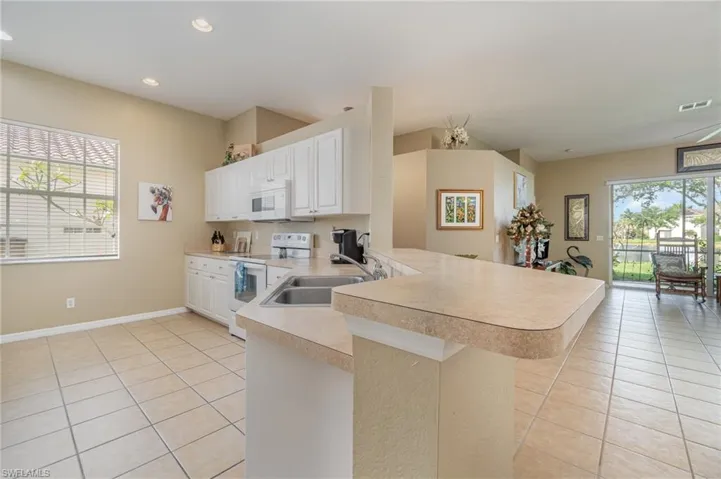 2692 Sunset Lake Dr, Cape Coral Fl 33909