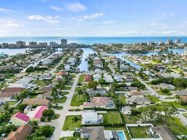 529  100th N AVE, Naples, FL 34108