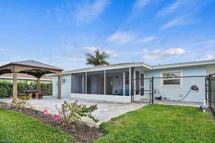 529  100th N AVE, Naples, FL 34108
