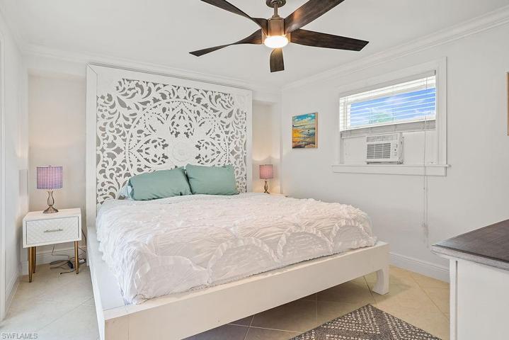 529  100th N AVE, Naples, FL 34108