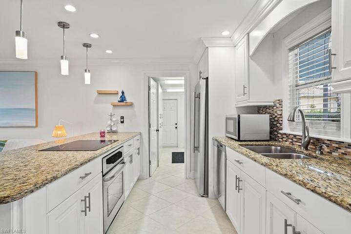 529  100th N AVE, Naples, FL 34108
