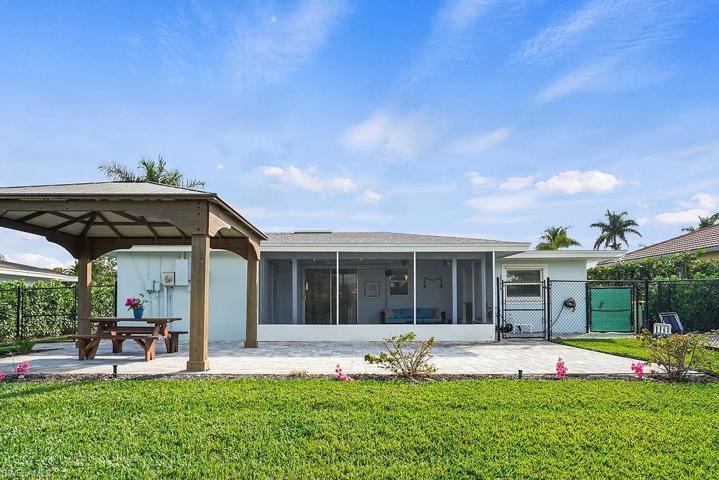 529  100th N AVE, Naples, FL 34108