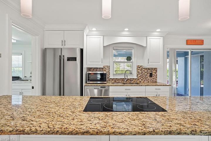 529  100th N AVE, Naples, FL 34108