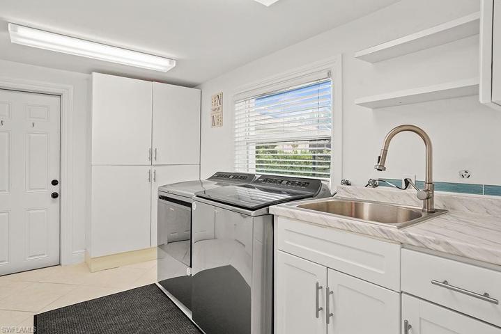 529  100th N AVE, Naples, FL 34108