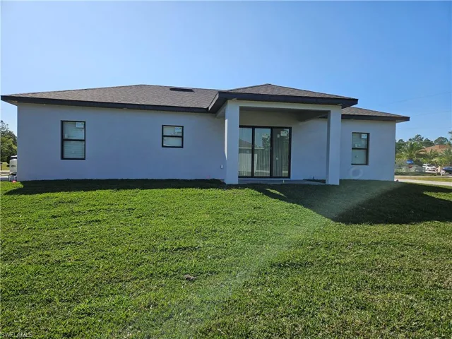 651  Keller E ST, Lehigh Acres, FL 33974
