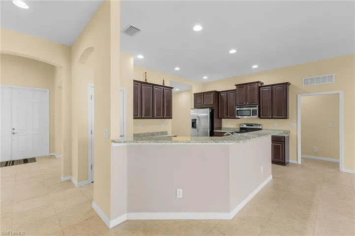 2403  Ashbury  CIR, Cape Coral, FL 33991