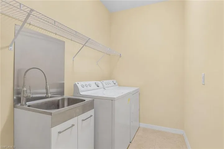 2403  Ashbury  CIR, Cape Coral, FL 33991