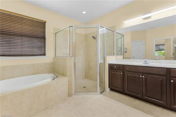 2403  Ashbury  CIR, Cape Coral, FL 33991