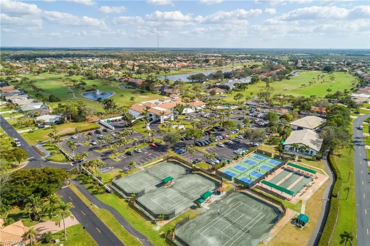 Club amenities - Pickleball, Tennis and Bocce Ball