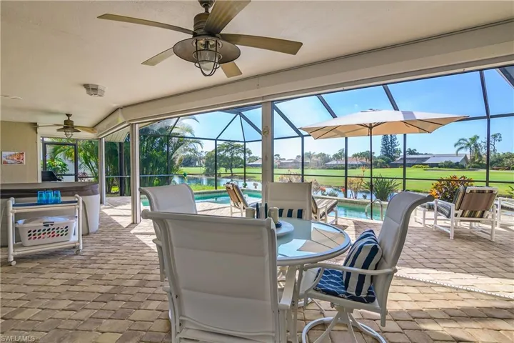 Oversized Lanai seating