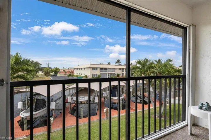 Balcony with a sunroom