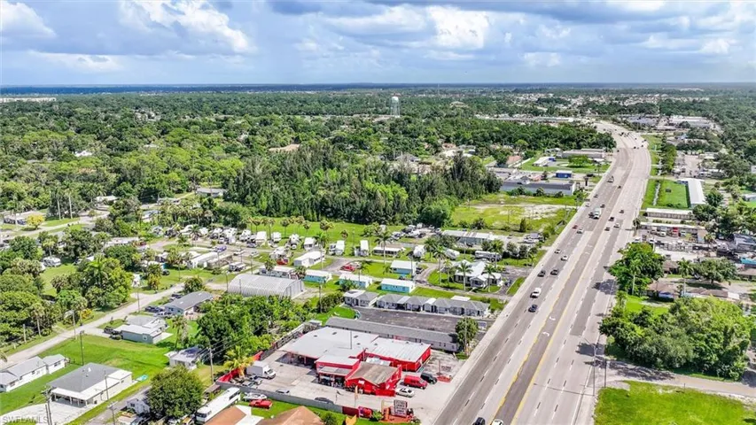 1517 N Tamiami  TRL, North Fort Myers, FL 33903