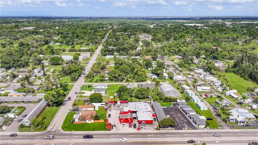 1517 N Tamiami  TRL, North Fort Myers, FL 33903