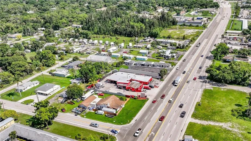 1517 N Tamiami  TRL, North Fort Myers, FL 33903