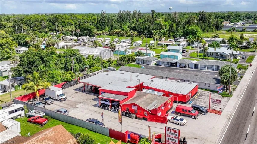 1517 N Tamiami  TRL, North Fort Myers, FL 33903