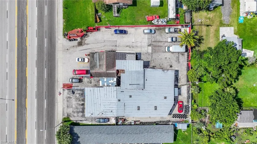 1517 N Tamiami  TRL, North Fort Myers, FL 33903