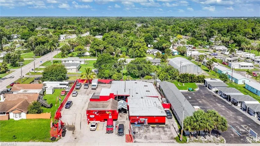 1517 N Tamiami  TRL, North Fort Myers, FL 33903