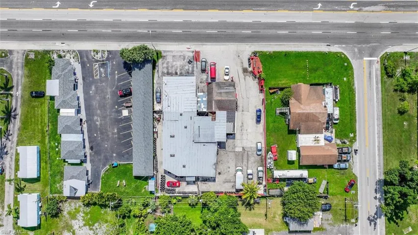 1517 N Tamiami  TRL, North Fort Myers, FL 33903