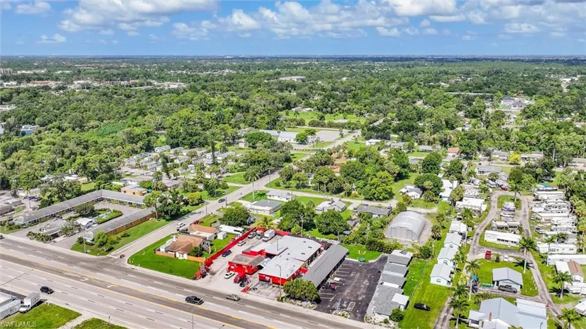 1517 N Tamiami  TRL, North Fort Myers, FL 33903