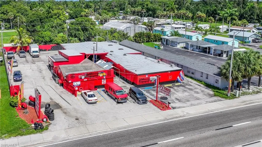 1517 N Tamiami  TRL, North Fort Myers, FL 33903