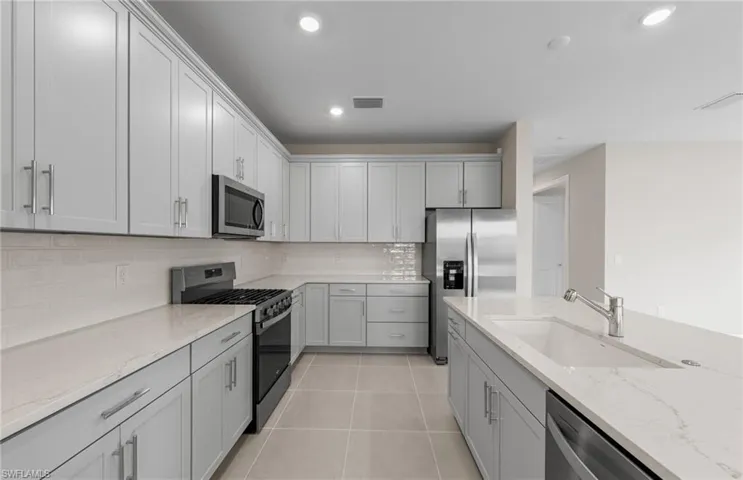 7140 Chapel Creek Ln, North Fort Myers, Florida 33917