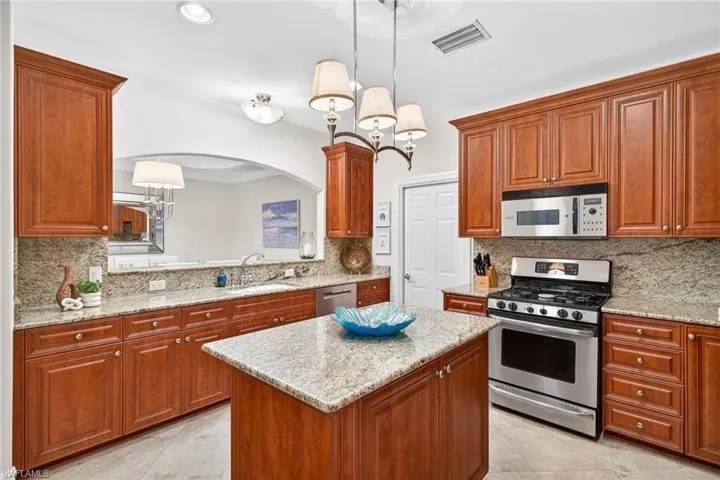 2805 Tiburon Blvd E 1-101, Naples, Florida 34109