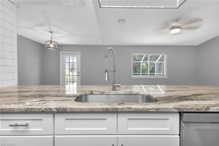 6256  Hoffman  ST, NORTH PORT, FL 34287